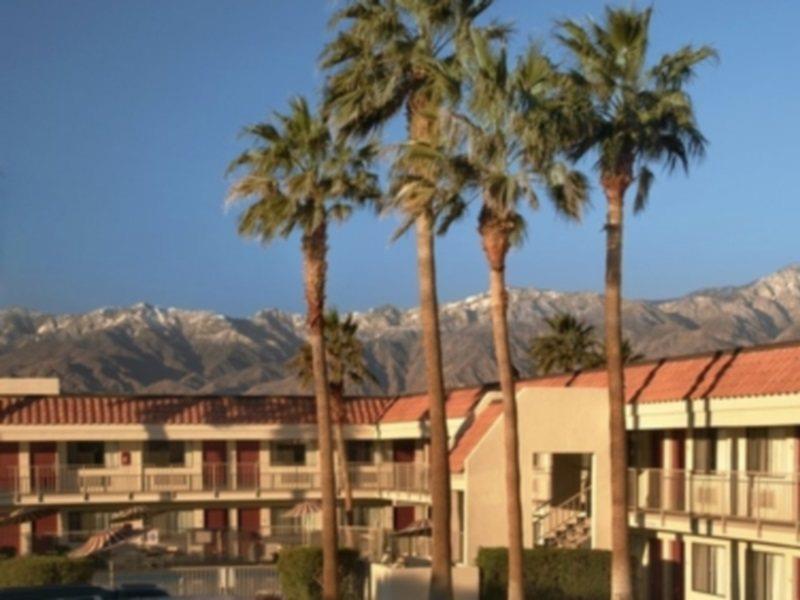 Rodeway Inn & Suites Thousand Palms - Rancho Mirage Exterior photo