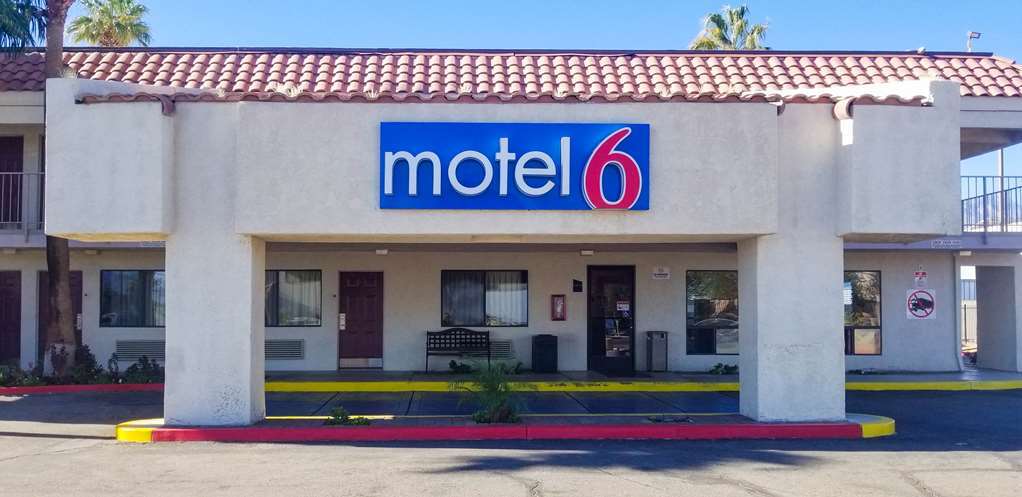 Rodeway Inn & Suites Thousand Palms - Rancho Mirage Exterior photo